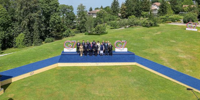 G7