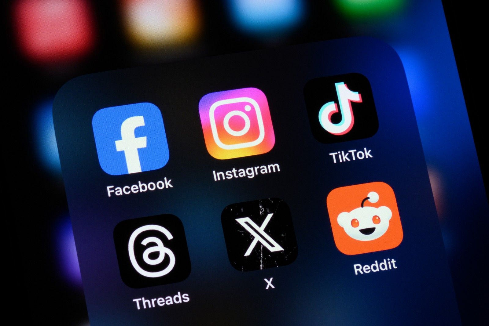 Παγκόσμιο μπλακ άουτ σε Facebook και Instagram - Προβλήματα και στο Messenger