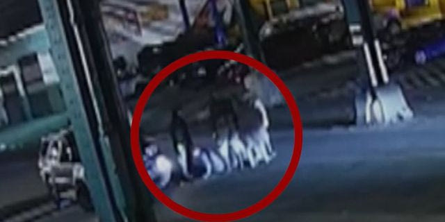 Νέα Υόρκη: Ομάδες ανθρώπων μπαινοβγαίνουν σε υπονόμους – Βίντεο πυροδότησαν αστυνομική έρευνα