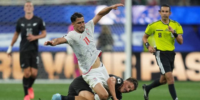 Ιράν – Νέα Ζηλανδία 2-2: Οι Ρεζαϊάν και Μοχεμπί απάντησαν δις στον Τζαστ και οι δύο χώρες κόλλησαν στο “Χ”