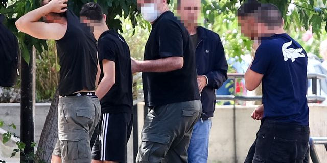 Καλλιθέα: Με μια μαχαιριά στην καρδιά δολοφονήθηκε ο 15χρονος – Τι έδειξε η ιατροδικαστική