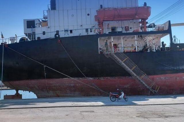 ΑΑΔΕ: Μπλόκο σε πλοίο στο λιμάνι του Βόλου με 12.300 λίτρα λαθραίων καυσίμων