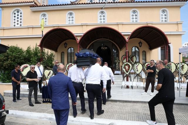 Τάκης Γκώνιας: Θλίψη στο τελευταίο αντίο στον παλαίμαχο ποδοσφαιριστή