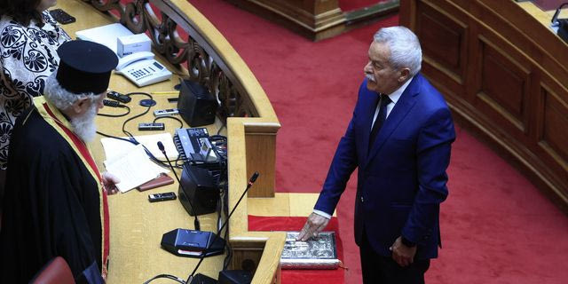 Ορκίστηκε βουλευτής ο Κωνσταντίνος Κόλλιας