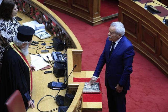 Ορκίστηκε βουλευτής ο Κωνσταντίνος Κόλλιας