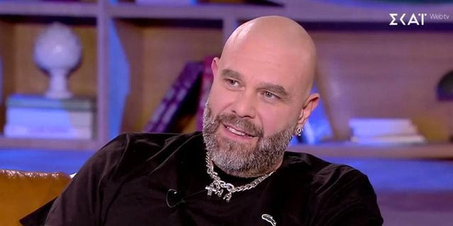 Μιχάλης Κουινέλης: Δούλευα σε γραφείο τελετών – Έκλαιγα πιο πολύ από τους συγγενείς