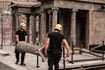 Το στήσιμο του σκηνικού της Μήδειας στην Επίδαυρο