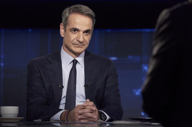 Ο Μητσοτάκης πέταξε το “γαλάζιο” μπαλάκι στον Σαμαρά