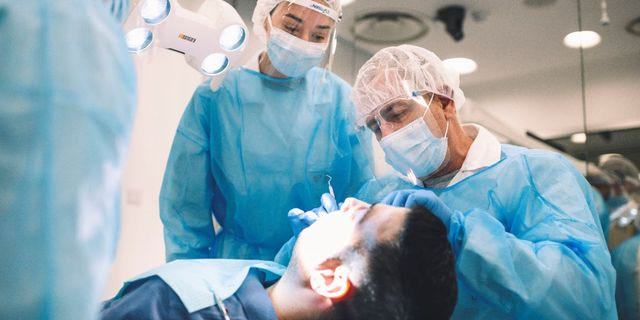 Σπουδές Οδοντιατρικής στην Κύπρο: Γιατί το Ευρωπαϊκό Πανεπιστήμιο Κύπρου αποτελεί την ιδανική επιλογή για Έλληνες φοιτητές
