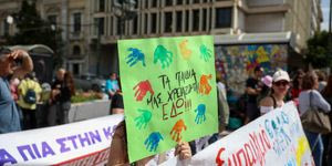 Κλείσιμο παιδικών σταθμών: Χωρούν οι οικογένειες στην “εξευγενισμένη” Αθήνα;