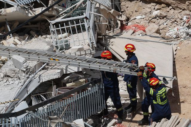 Όταν η διπλανή πολυκατοικία γίνεται απειλή - Ειδικός εξηγεί πώς καταρρέει ένα κτίριο “στα καλά καθούμενα”