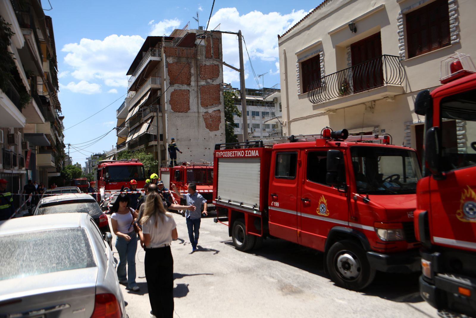 Κατάρρευση πολυκατοικίας στα Πετράλωνα