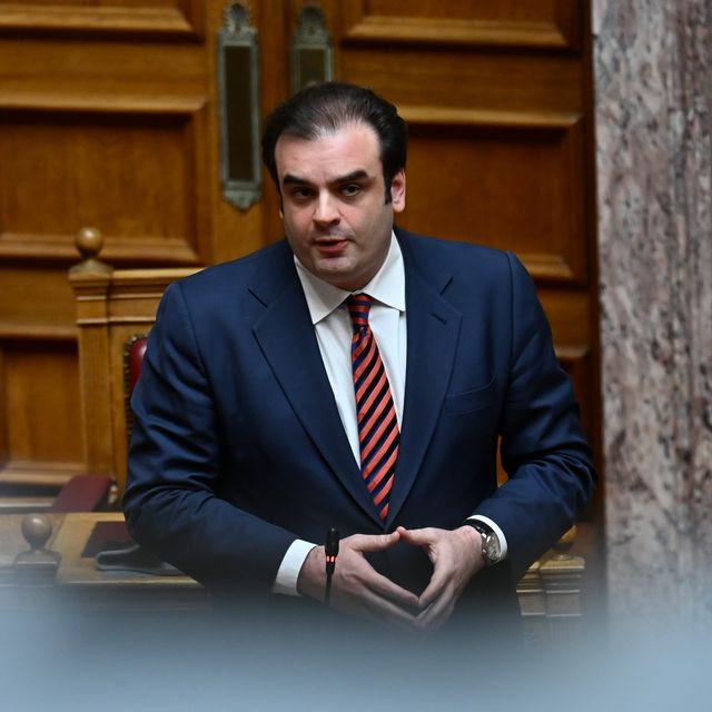 Τι αλλάζει με 72 δόσεις, εξωδικαστικό και δόσεις – Πιερρακάκης: ”Σπάμε τον φαύλο κύκλο”