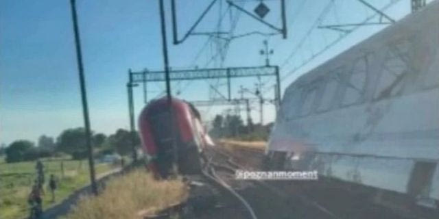 Πολωνία: Σύγκρουση τρένων κοντά στην πόλη Μπιαλοσλίβιε – Αναφορές για τραυματίες