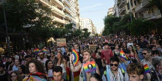 Πολύχρωμο ποτάμι στη Θεσσαλονίκη για το 14ο Thessaloniki Pride