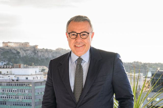 Alpha Bank: Μπαράζ διακρίσεων και νέα πρωτιά για τον Βασίλη Ψάλτη
