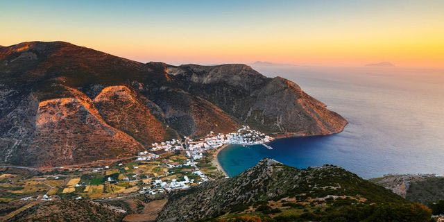 Σίφνος: Γεύσεις, μονοπάτια και κυκλαδίτικη αρμονία