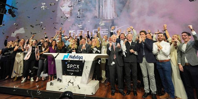 Ντεμπούτο της SpaceX στη Wall Street – Ο Ίλον Μασκ υπόσχεται ταξίδι στον Άρη