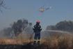 Μεγάλη φωτιά στα Σπάτα – Μήνυμα του 112, επιχειρούν εναέρια μέσα