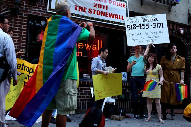 Stonewall Inn - Η γέννηση του ΛΟΑΤΚΙ+ κινήματος ήλθε με βία και αίμα