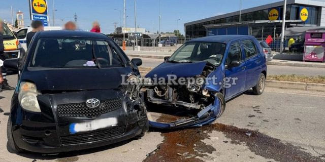 Λαμία: Μεθυσμένος οδηγός “καβάλησε” το διάζωμα και καρφώθηκε σε άλλο ΙΧ
