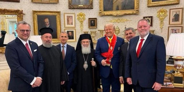 Συνάντηση Τραμπ με τον Πατριάρχη Ιεροσολύμων Θεόφιλο Γ΄ στον Λευκό Οίκο