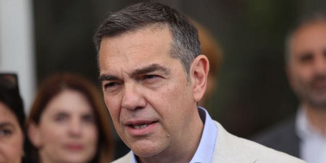 Τα δύο προεκλογικά “ξεκαθαρίσματα” του Τσίπρα
