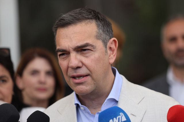 Τα δύο προεκλογικά “ξεκαθαρίσματα” του Τσίπρα