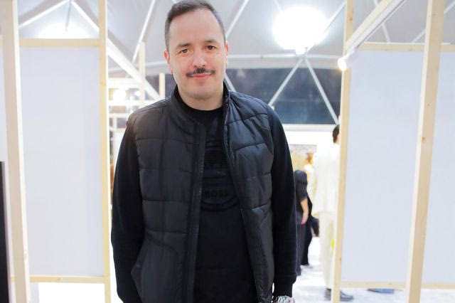 Αλέξανδρος Τσουβέλας: “Με την Εύα είμαστε μαζί 13 χρόνια – Θέλει να δείρει όποιον με βρίζει”