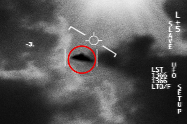 UFO: Το Πεντάγωνο έδωσε στη δημοσιότητα τέσσερα νέα βίντεο