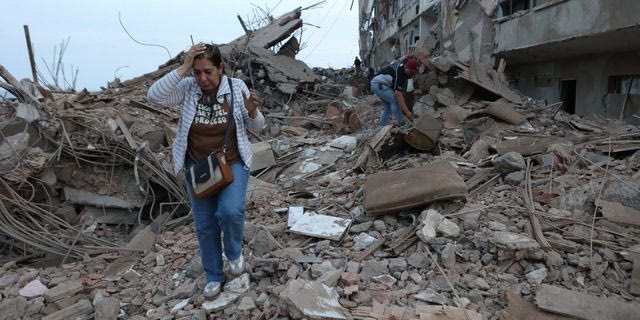 Βενεζουέλα: Σοκ με 920 νεκρούς – Σκάβουν στα χαλάσματα με γυμνά χέρια για επιζώντες