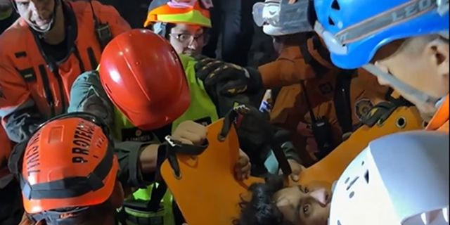 Βενεζουέλα: Συγκλονίζει η διάσωση 21χρονου μετά από 106 ώρες στα συντρίμμια – Σβήνουν οι ελπίδες για επιζώντες