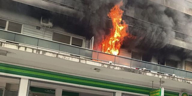 Θεσσαλονίκη: Φωτιά σε διαμέρισμα πάνω από βενζινάδικο – Βίντεο