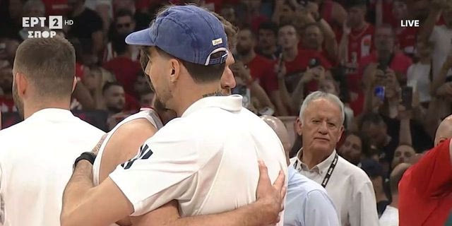 Ολυμπιακός – Παναθηναϊκός AKTOR: Ο Χουάντσο συνεχάρη ιπποτικά τον Βεζένκοβ για τον τίτλο της Stoiximan GBL