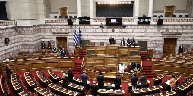 Διαλύθηκε επισήμως η ΚΟ της Νέας Αριστεράς – Ανακοινώθηκαν οι αποχωρήσεις βουλευτών στην Ολομέλεια
