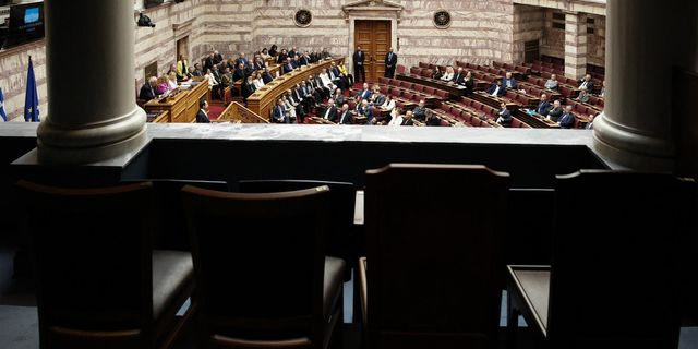 Πείτε και κάτι για πραγματική πολιτική