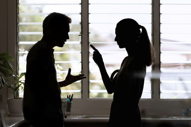 Θεσσαλονίκη: Δίωξη για απόπειρα ανθρωποκτονίας στην 29χρονη για την επίθεση στον σύντροφό της