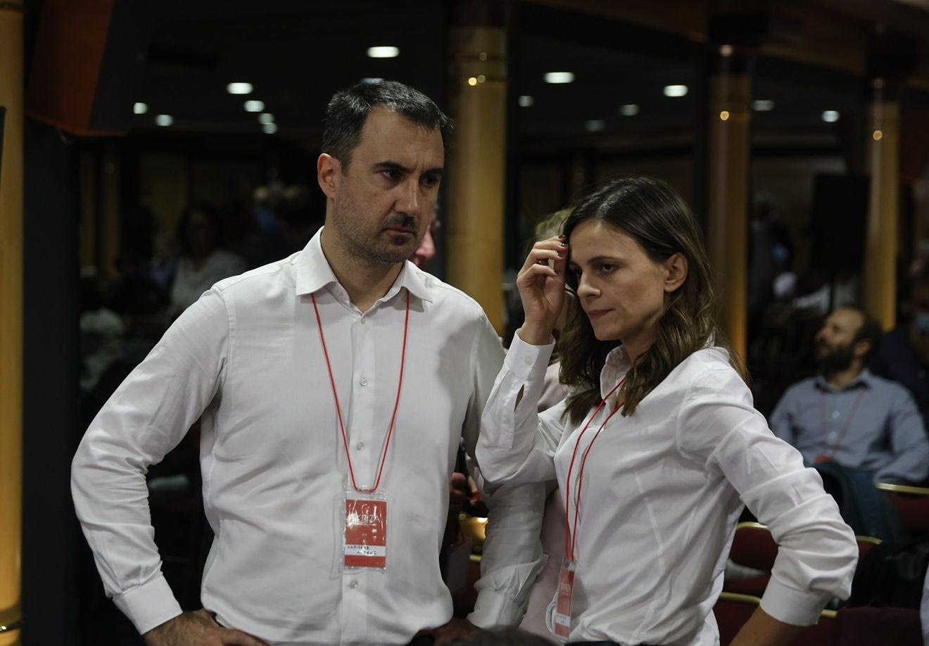 Διαλύθηκε η ΚΟ της Νέας Αριστεράς - Ανεξαρτητοποίηση 7 βουλευτών