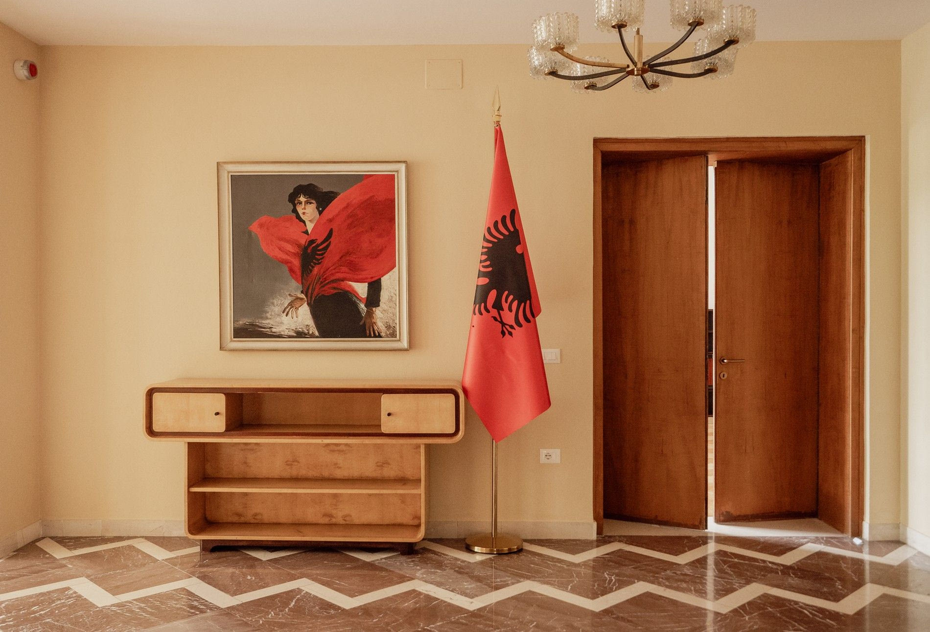 Στη βίλα του Ενβέρ Χότζα: Εκεί που χτυπούσε η καρδιά του αλβανικού καθεστώτος