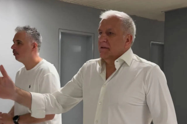 Η άφιξη του Ζέλικο Ομπράντοβιτς στο T-Center Athens και το “πού πάμε;”