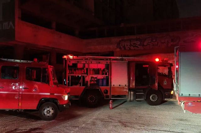 Φωτιά στις παλιές φοιτητικές εστίες στου Ζωγράφου – 3 προσαγωγές