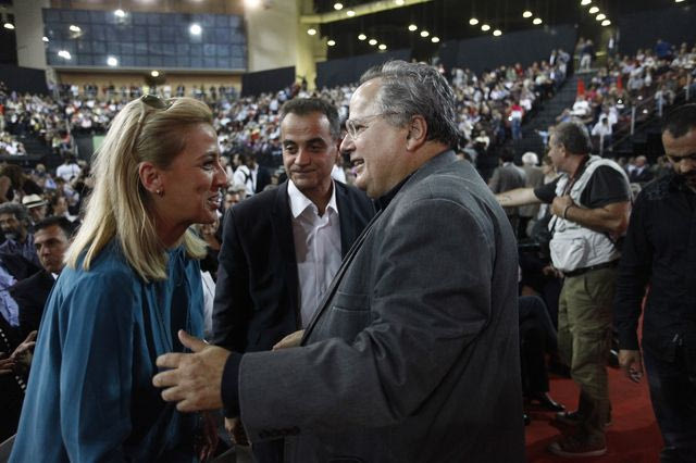 Τηλεφωνική επικοινωνία της Ρένας Δούρου με τον Νίκο Κοτζιά