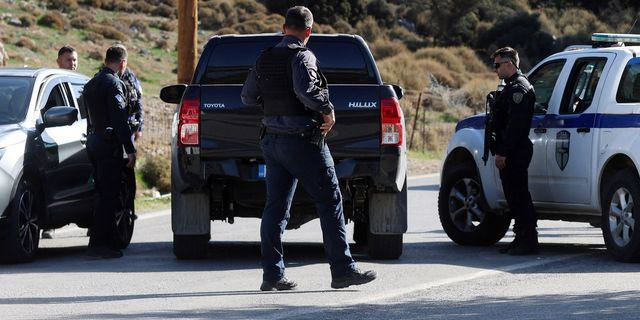 Μεγάλη αστυνομική επιχείρηση στην Κρήτη – Συλλήψεις για ζωοκλοπές, εκβιασμούς και απάτες
