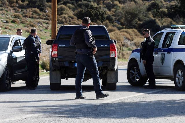 Μεγάλη αστυνομική επιχείρηση στην Κρήτη – Συλλήψεις για ζωοκλοπές, εκβιασμούς και απάτες