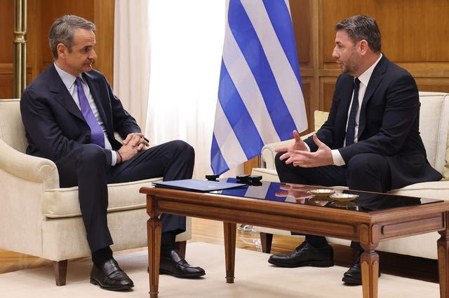 Βουλή: Σύγκρουση Μητσοτάκη – Ανδρουλάκη για την ακρίβεια