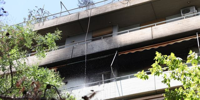 Υπό έλεγχο η φωτιά σε διαμέρισμα στα Άνω Πατήσια – Εκτεταμένες ζημιές