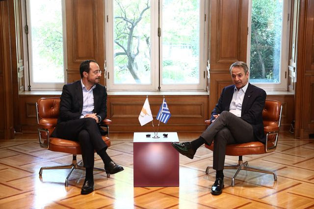 Συνάντηση Μητσοτάκη – Χριστοδουλίδη: Συντονισμός Αθήνας και Λευκωσίας για τις εξελίξεις στο Κυπριακό