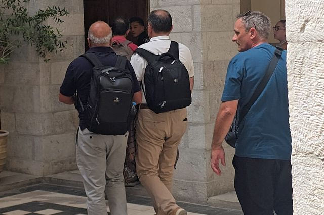 Ελεύθερος ο δήμαρχος και άλλοι τρεις συλληφθέντες για τη φωτιά στην Πάρο