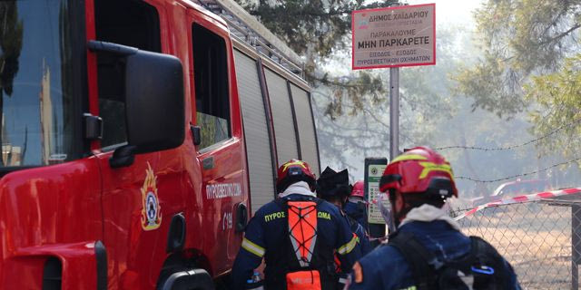 Υπό έλεγχο η φωτιά στο Πόρτο Καρράς Χαλκιδικής
