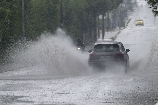 Κακοκαιρία: Μήνυμα από το 112 σε Εύβοια, Λάρισα, Μαγνησία, Φθιώτιδα και Σποράδες